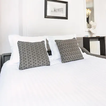 Livinparis - Luxury 3 Bedrooms Le Louvre I Apartment Paris
