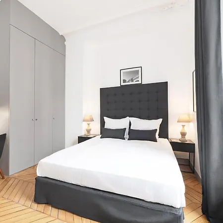 Apartment Livinparis - Luxury 3 Bedrooms Le Louvre I Paris
