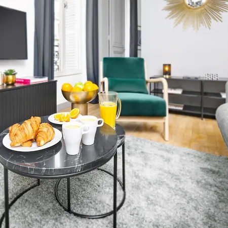 Livinparis - Luxury 3 Bedrooms Le Louvre I *